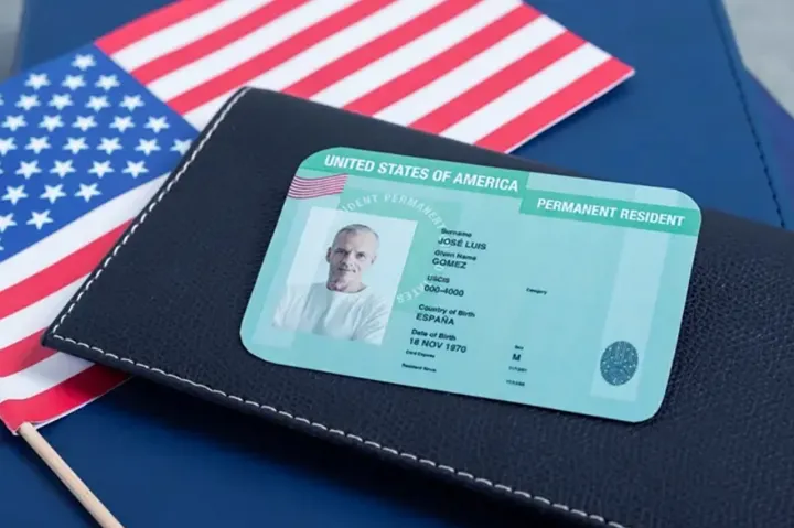 افزایش چشمگیر درخواست‌ها برای لغو تابعیت آمریکا در کانادا